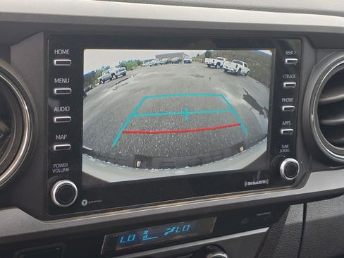 Used 2021 Toyota Tacoma TRD Sport AWD/4WD image 9