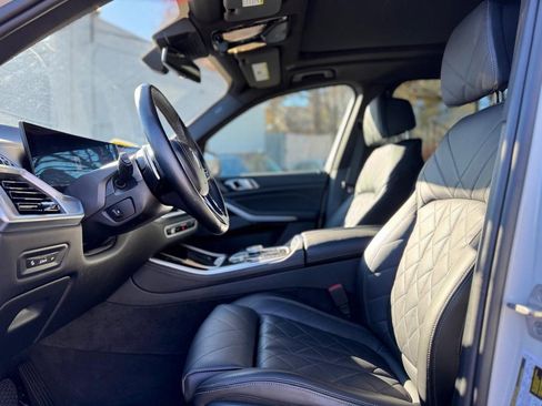 Used 2024 BMW X5 xDrive50e image 18