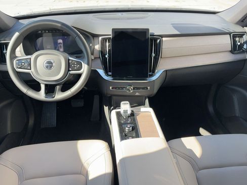 Certified 2025 Volvo XC90 B5 Plus image 16