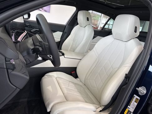 New 2026 BMW 550e xDrive image 15