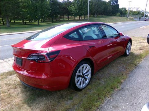 Used 2023 Tesla Model 3 Standard Range image 9