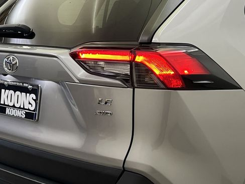 Used 2019 Toyota RAV4 LE w/ All Weather Liner Package AWD/4WD image 28