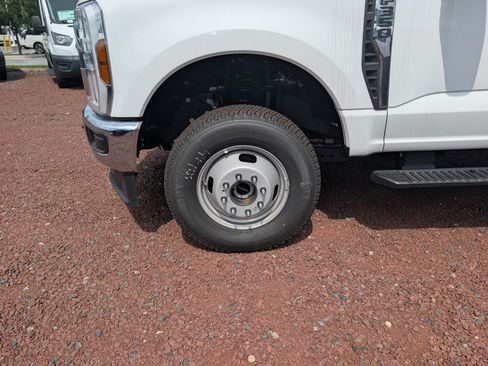 New 2026 Ford F350 XL w/ XL Chrome Package AWD/4WD image 5