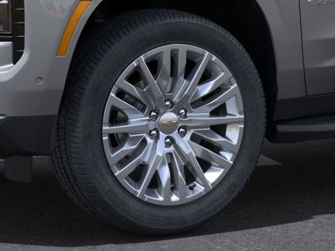 New 2025 Chevrolet Suburban Premier image 9