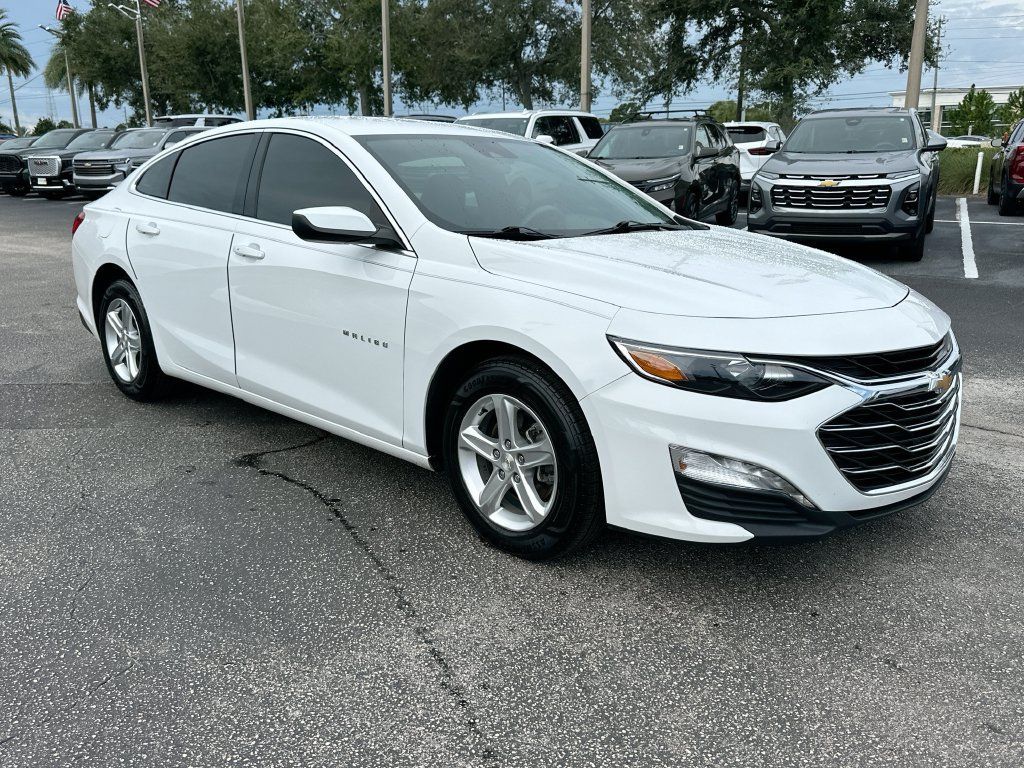 Used 2024 Chevrolet Malibu LT FWD image 3