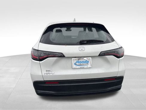Used 2023 Honda HR-V LX image 7