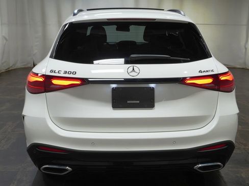 Used 2023 Mercedes-Benz GLC 300 4MATIC image 4