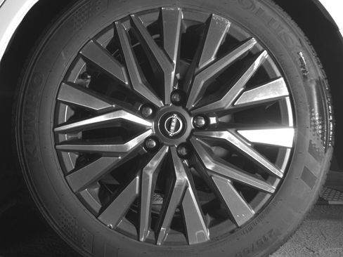 Used 2025 Nissan Altima 2.5 SV FWD image 14