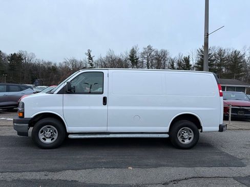Used 2024 Chevrolet Express 2500 w/ Driver Convenience Package image 4