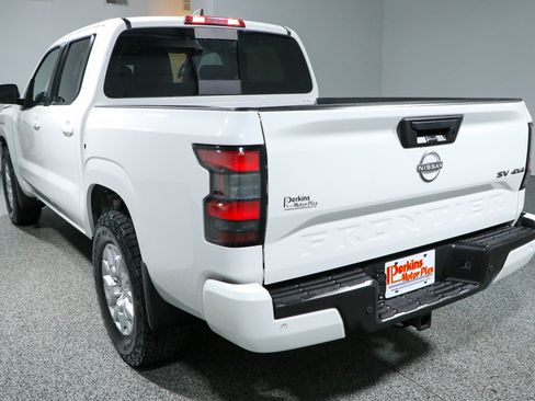 Used 2023 Nissan Frontier SV w/ SV Convenience Package AWD/4WD image 9