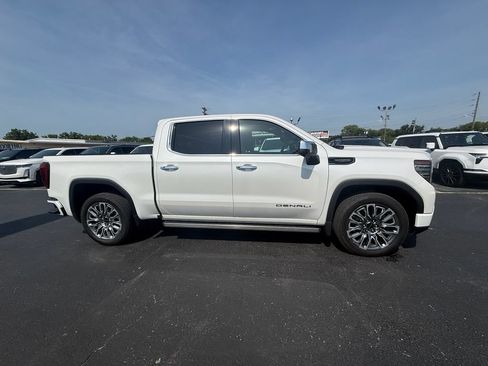 Used 2023 GMC Sierra 1500 Denali Ultimate AWD/4WD image 2