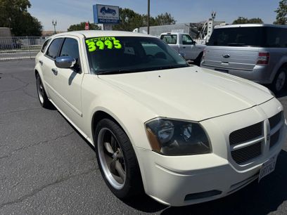 Used 2005 Dodge Magnum SE