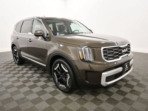Certified 2024 Kia Telluride S w/ S Sunroof Package AWD/4WD image 10