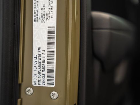 Used 2026 Jeep Wrangler Sport AWD/4WD image 38
