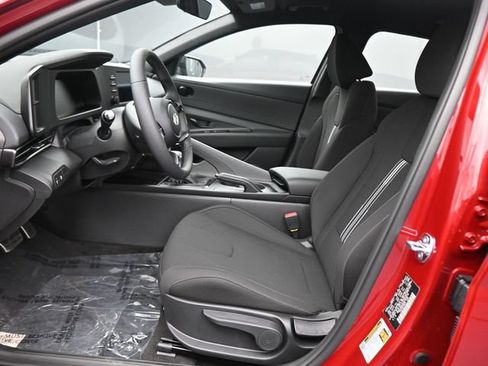 Used 2025 Hyundai Elantra Sport FWD image 12