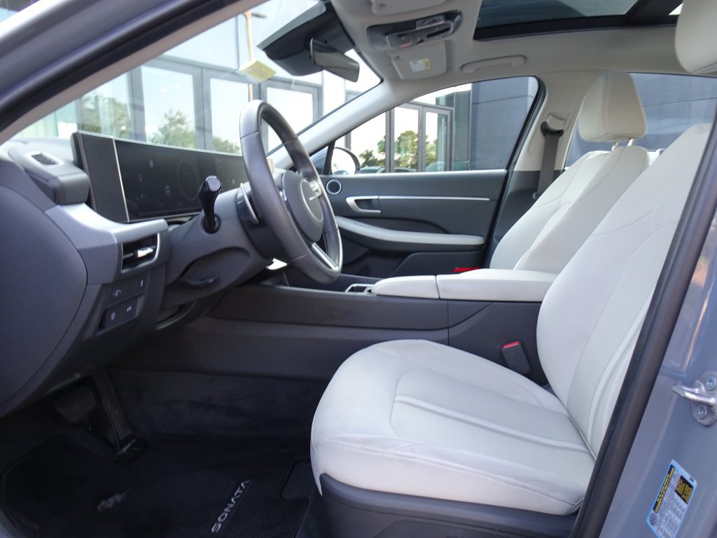 Used 2024 Hyundai Sonata SEL w/ Convenience Package FWD image 8