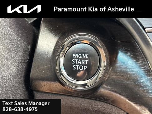 Used 2018 Toyota Avalon XLE FWD image 18