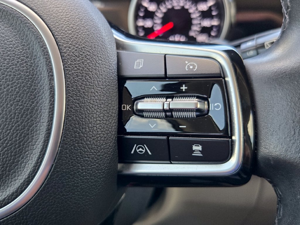 Used 2022 Kia Carnival SX FWD image 23