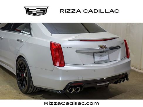 Certified 2018 Cadillac CTS V w/ Luxury Package RWD image 8