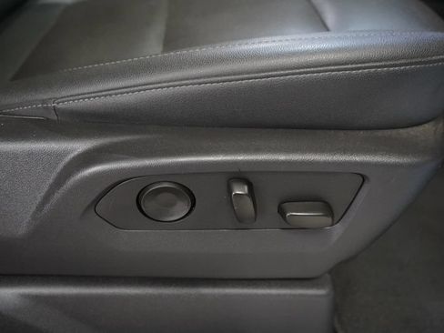 Used 2025 GMC Sierra 1500 SLT RWD image 25