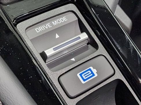 Used 2025 Honda Accord SE image 18
