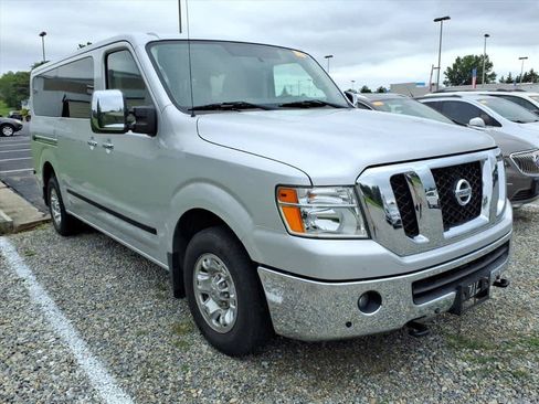 Used 2019 Nissan NV 3500 SL RWD image 14
