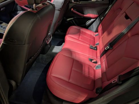 Used 2025 Porsche Macan image 22