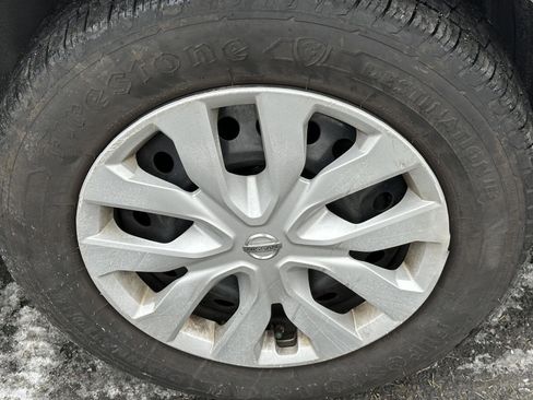 Used 2016 Nissan Rogue S w/ Appearance Package image 10