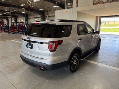 Used 2016 Ford Explorer Sport w/ Equipment Group 401A AWD/4WD image 7