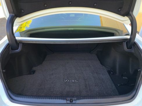 Used 2016 Lexus RC 200t RWD image 30