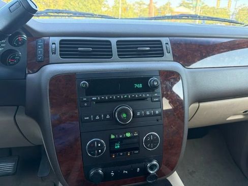 Used 2012 Chevrolet Suburban LT w/ Texas Edition RWD image 13