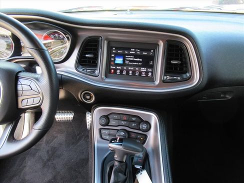 Certified 2022 Dodge Challenger R/T image 17