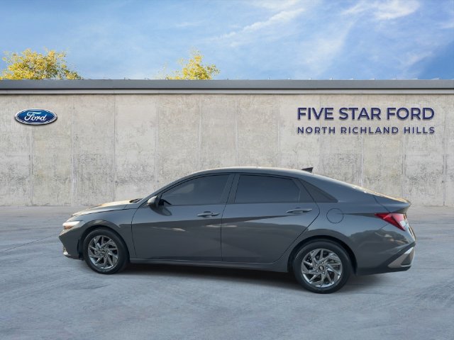 Used 2024 Hyundai Elantra SEL FWD image 5