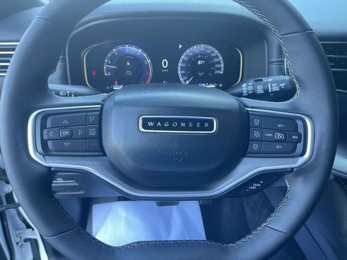 Used 2025 Jeep Wagoneer Series II AWD/4WD image 11