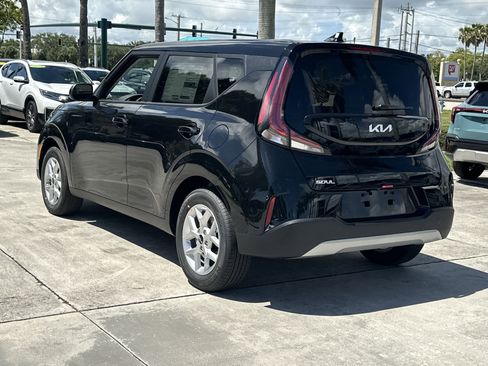 New 2025 Kia Soul LX w/ LX Technology Package image 8
