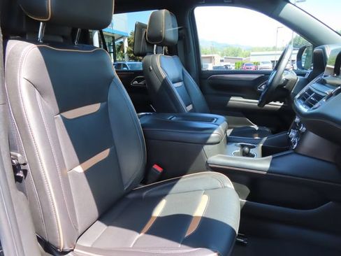 Used 2023 GMC Yukon AT4 w/ AT4 Premium Package AWD/4WD image 48