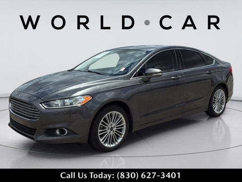 Used 2016 Ford Fusion SE w/ Equipment Group 202A FWD image 13