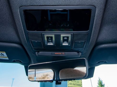 New 2026 Land Rover Defender 110 X-Dynamic SE AWD/4WD image 24