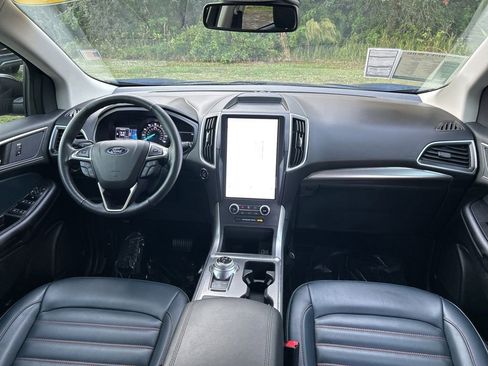 Used 2023 Ford Edge SEL w/ Sport Appearance Package image 10