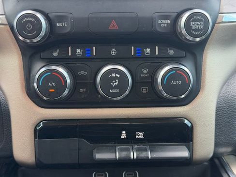 Used 2022 RAM 1500 Laramie AWD/4WD image 33