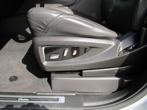 Used 2020 Cadillac Escalade Luxury image 18