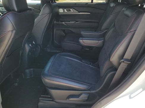 Certified 2025 Ford Explorer ST AWD/4WD image 8
