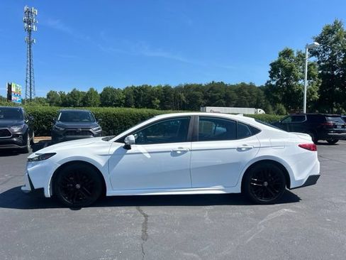Used 2025 Toyota Camry SE FWD image 10