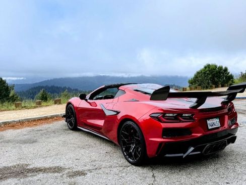 Used 2026 Chevrolet Corvette ZR1 w/ ZR1 Carbon Fiber Aero Package RWD image 2