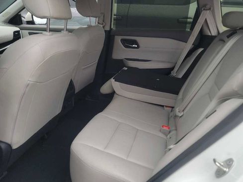 Used 2023 Nissan Rogue SL w/ SL Premium Package image 17