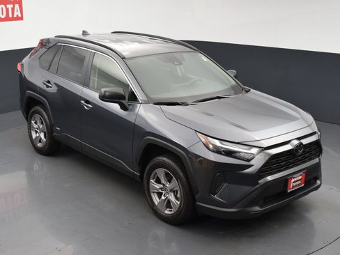 Used 2025 Toyota RAV4 LE AWD/4WD image 21