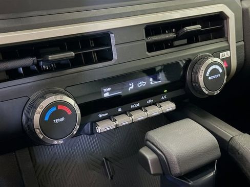 Used 2025 Toyota Tacoma SR image 18