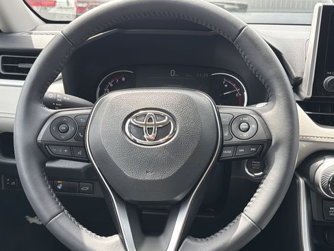 Used 2025 Toyota RAV4 XLE w/ Convenience Package AWD/4WD image 13