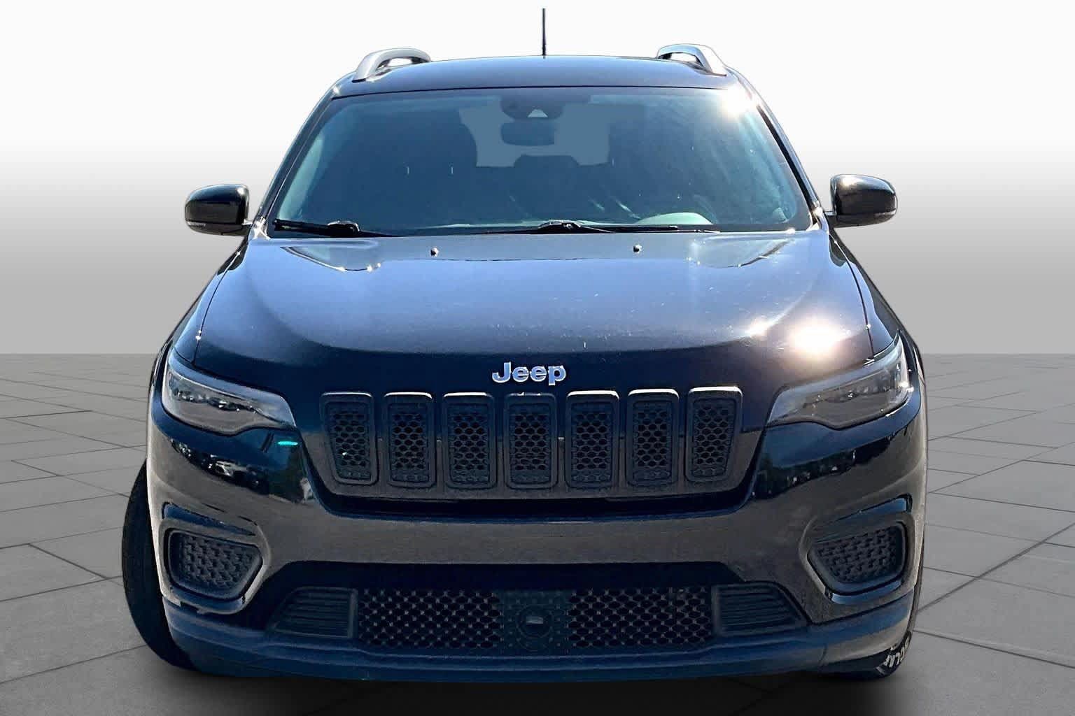 Used 2021 Jeep Cherokee Latitude FWD image 4