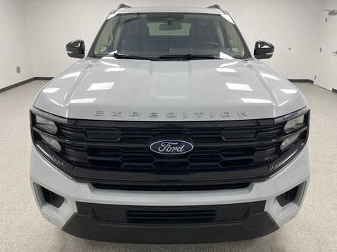 Used 2025 Ford Expedition Max Active AWD/4WD image 3